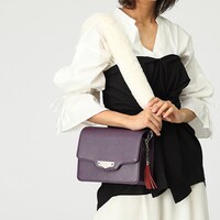 殺生丸モデルのバッグ使用イメージ。