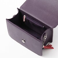 殺生丸モデルのバッグ。