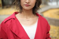 四魂の玉モデルのネックレス使用イメージ。