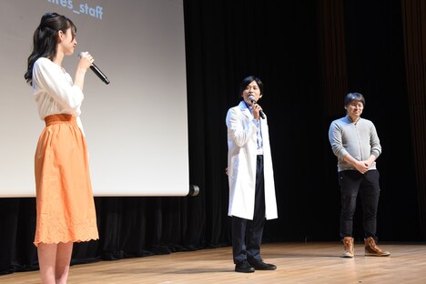 左から井桁弘恵、下野紘、プロデューサーの大橋孝史。