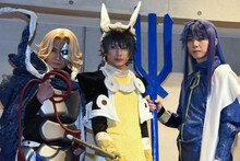 左から聞仲役の畠中洋、太公望役の橋本祥平、楊ゼン役の安里勇哉。