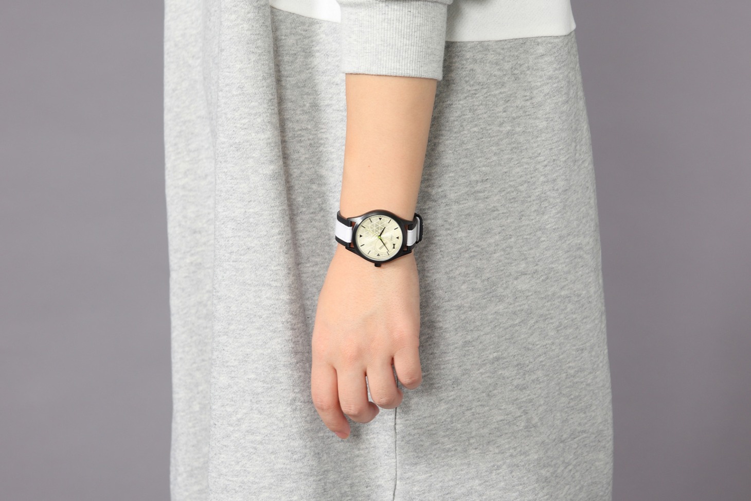 平和島静雄モデルの腕時計の使用イメージ。