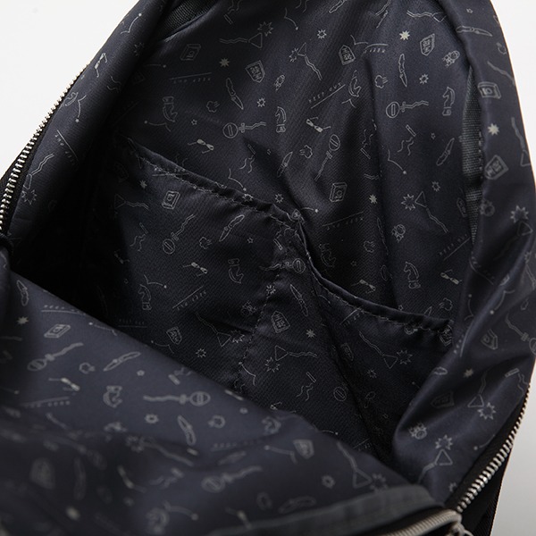 折原臨也モデルのリュック。