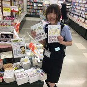 新井賞の主宰者である新井見枝香氏。