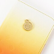 「想いよひとつになれ」をモチーフにした、高海千歌モデルのスマートフォンケース。