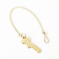 「想いよひとつになれ」をモチーフにした、高海千歌モデルのスマートフォンケースのストラップ。