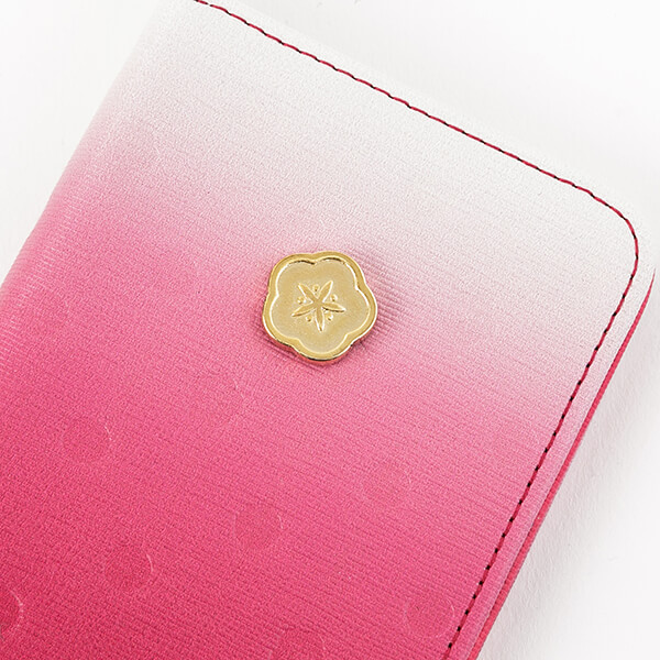 「想いよひとつになれ」をモチーフにした、黒澤ダイヤモデルのスマートフォンケース。