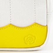 「恋になりたいAQUARIUM」をモチーフにした、国木田花丸モデルのポーチ。