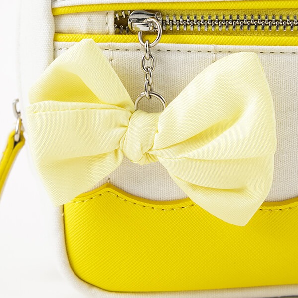 「恋になりたいAQUARIUM」をモチーフにした、国木田花丸モデルのポーチ。