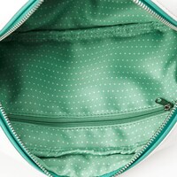 「恋になりたいAQUARIUM」をモチーフにした、松浦果南モデルのポーチ。