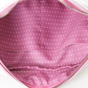 「恋になりたいAQUARIUM」をモチーフにした、桜内梨子モデルのポーチ。