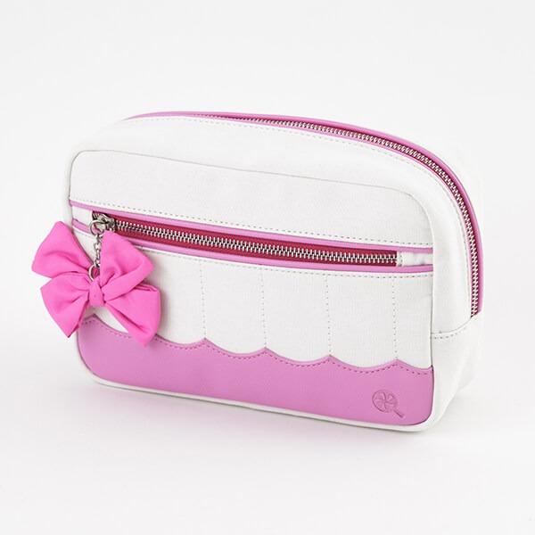 「恋になりたいAQUARIUM」をモチーフにした、黒澤ルビィモデルのポーチ。