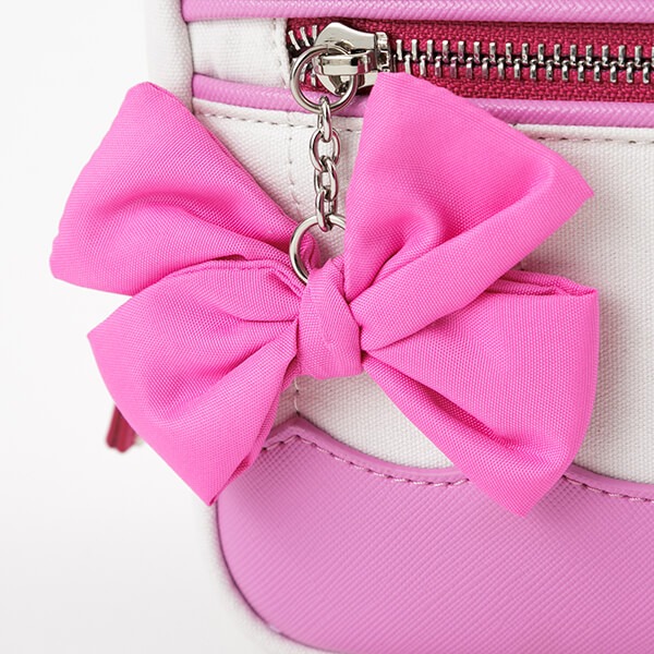 「恋になりたいAQUARIUM」をモチーフにした、黒澤ルビィモデルのポーチ。