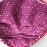 「恋になりたいAQUARIUM」をモチーフにした、黒澤ルビィモデルのポーチ。