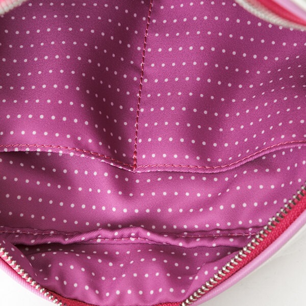 「恋になりたいAQUARIUM」をモチーフにした、黒澤ルビィモデルのポーチ。