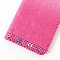 「想いよひとつになれ」をモチーフにした、黒澤ルビィモデルのスマートフォンケース。