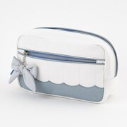 「恋になりたいAQUARIUM」をモチーフにした、津島善子モデルのポーチ。