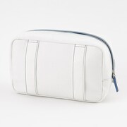 「恋になりたいAQUARIUM」をモチーフにした、津島善子モデルのポーチ。