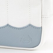 「恋になりたいAQUARIUM」をモチーフにした、津島善子モデルのポーチ。