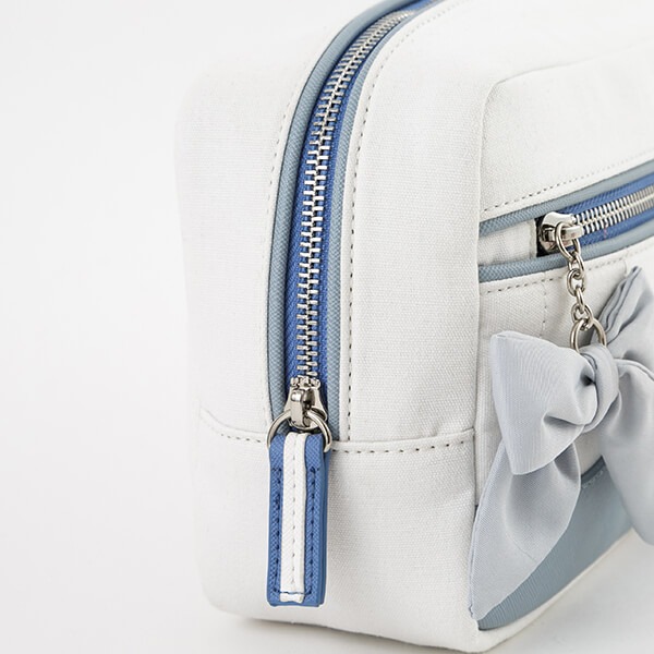 「恋になりたいAQUARIUM」をモチーフにした、津島善子モデルのポーチ。