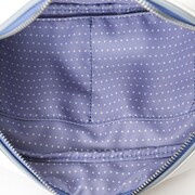 「恋になりたいAQUARIUM」をモチーフにした、津島善子モデルのポーチ。