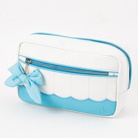 「恋になりたいAQUARIUM」をモチーフにした、渡辺曜モデルのポーチ。