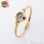 バングルを装着した「新テニスの王子様 チェンジャブルウォッチ」。