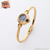 バングルを装着した「新テニスの王子様 チェンジャブルウォッチ」。