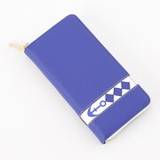 「未来の僕らは知ってるよ」をモチーフにした長財布。