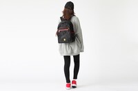 大包平モデルのバッグの使用イメージ。