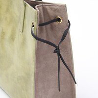 石切丸モデルのバッグ。