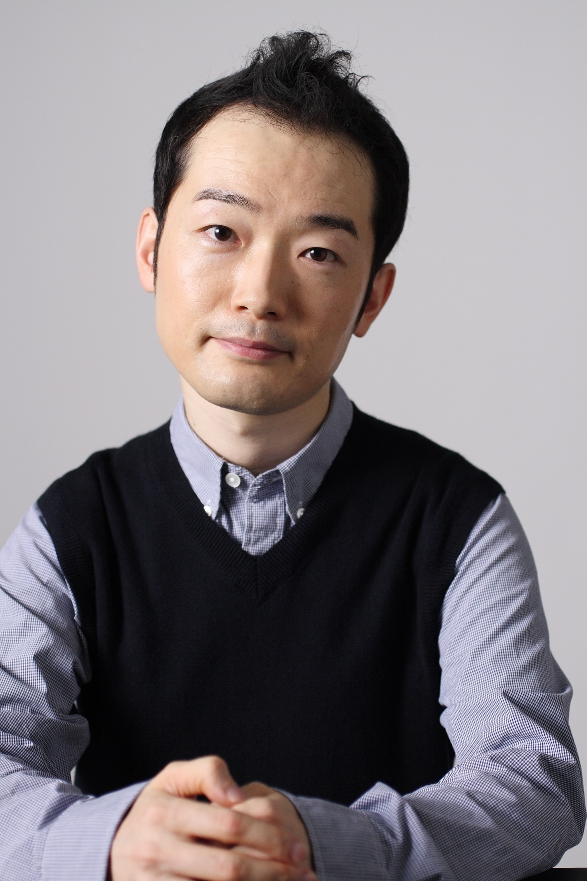 井口匡一郎役の中村靖日。
