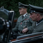 “金髪の野獣”ハイドリヒが暗殺される瞬間収めた「ナチス第三の男」冒頭映像