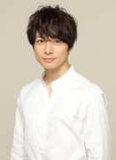 嘉納火炉役の和田琢磨。