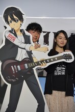 「AnimeJapanプレゼンテーション」左から登壇者の鈴木崚汰、藤田茜。