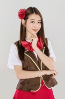 岡本夏美演じるアイリ。