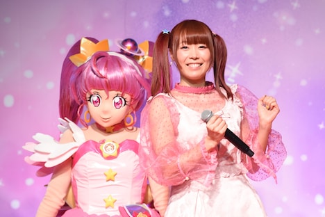 左からキュアスター、成瀬瑛美(でんぱ組.inc)。