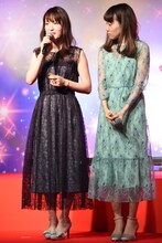 左から小松未可子、小原好美。