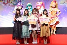 上段左からキュアセレーネ、キュアミルキー、キュアスター、キュアソレイユ、下段左から小松未可子、小原好美、成瀬瑛美、安野希世乃。