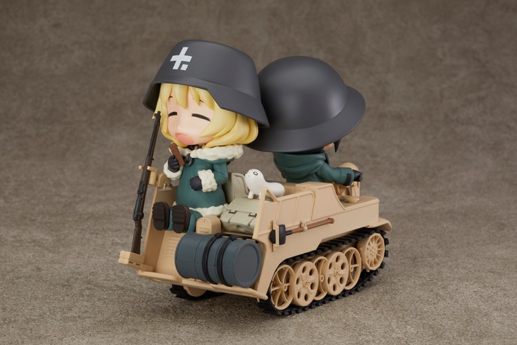 「ねんどろいどもあ ケッテンクラート」を「ねんどろいど チト」「ねんどろいど ユーリ」と一緒に使用した様子。