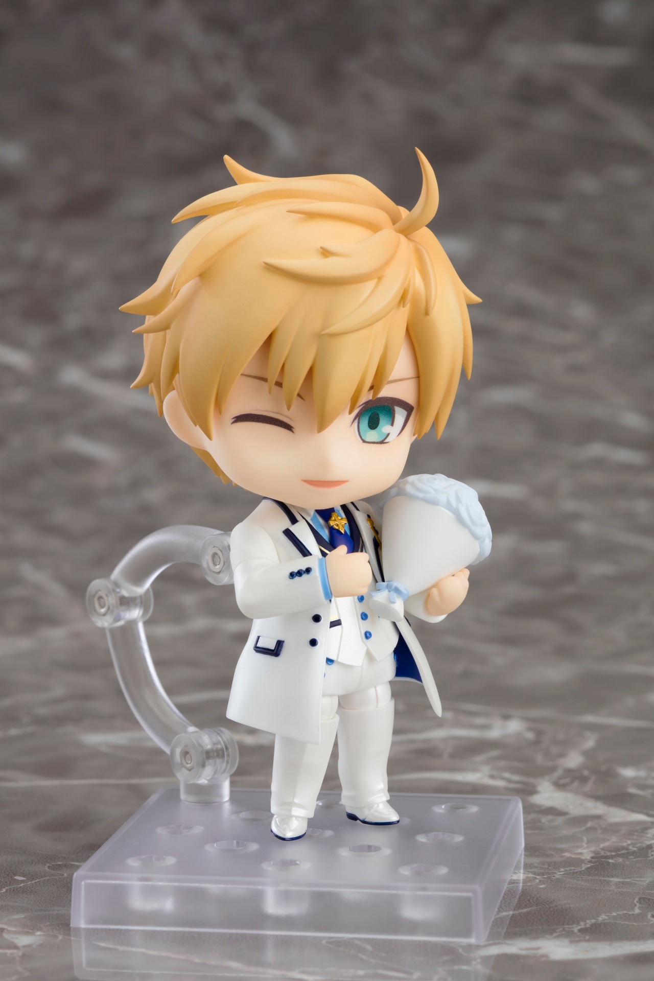 「ねんどろいど セイバー/アーサー・ペンドラゴン〔プロトタイプ〕 霊衣開放-ホワイトローズ- Ver.」