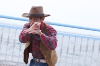 第4話より。72歳にしてデリヘルにハマった元警察官役の嶋田久作。