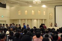 「グビ姉の利き酒会 第一回」トークショーの様子。