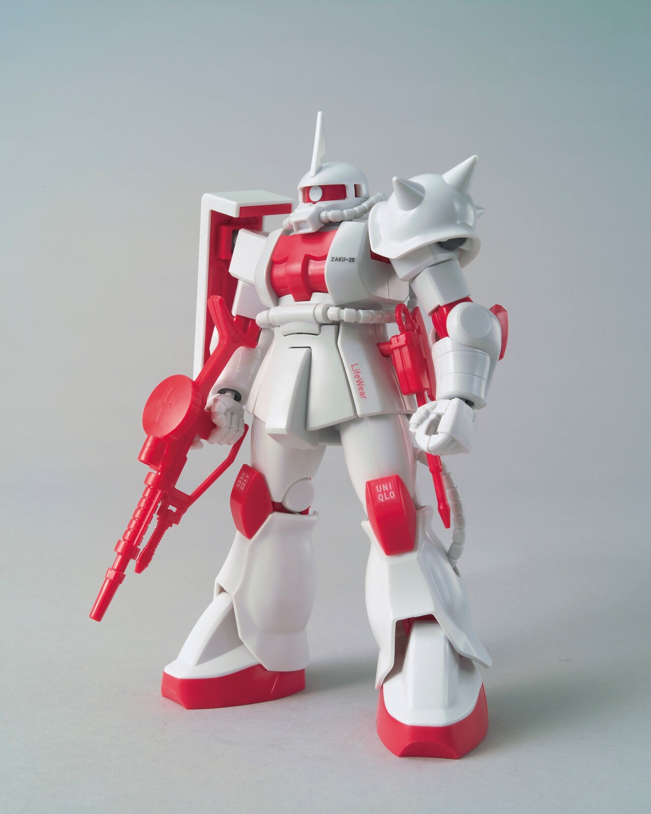 購入者特典のユニクロUTオリジナル限定ガンプラ。 - 「ガンダム