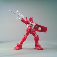 購入者特典のユニクロUTオリジナル限定ガンプラ。