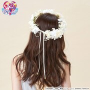 「美少女戦士セーラームーン」とCHACOによるコラボアイテムの着用例。