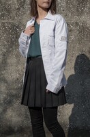 「白血球 ワークジャケット」着用イメージ。