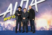「アリータ：バトル・エンジェル」ロンドン・ワールドプレミアの様子。左からロバート・ロドリゲス、木城ゆきと、ジェームズ・キャメロン。