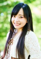 チヅル役の秋場悠里。