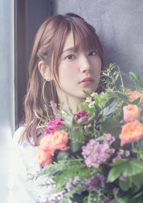 立花音美役の内田真礼。